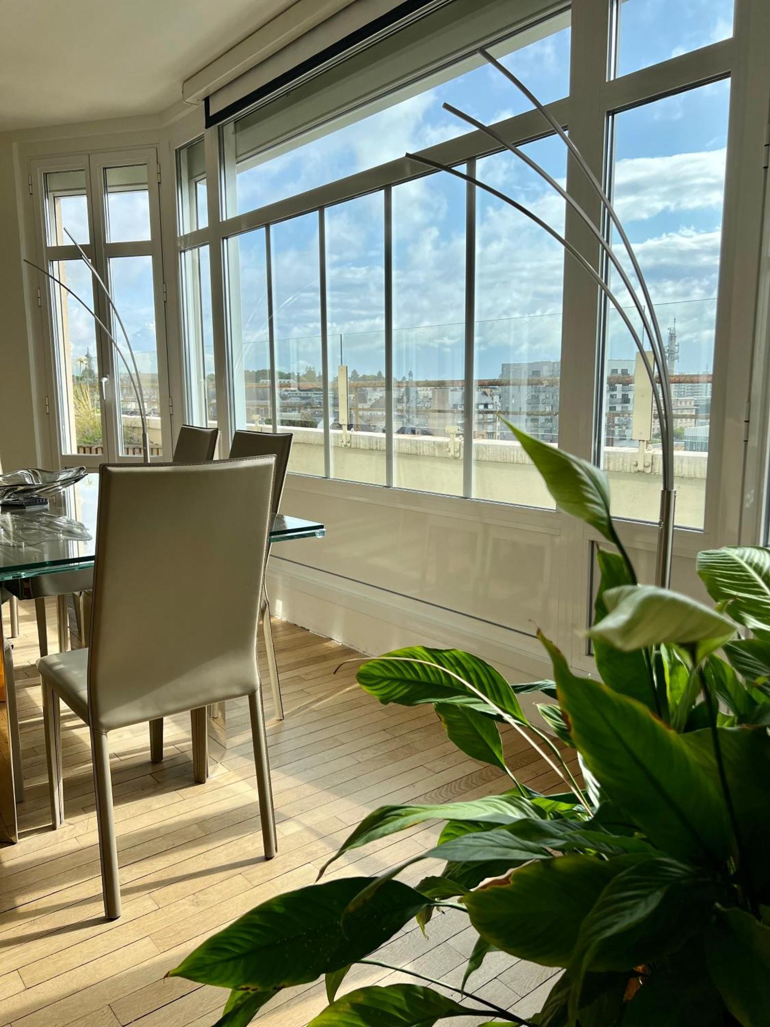 L'isly, Dernier Etage En Centre De Avec Terrasse De 50m2
